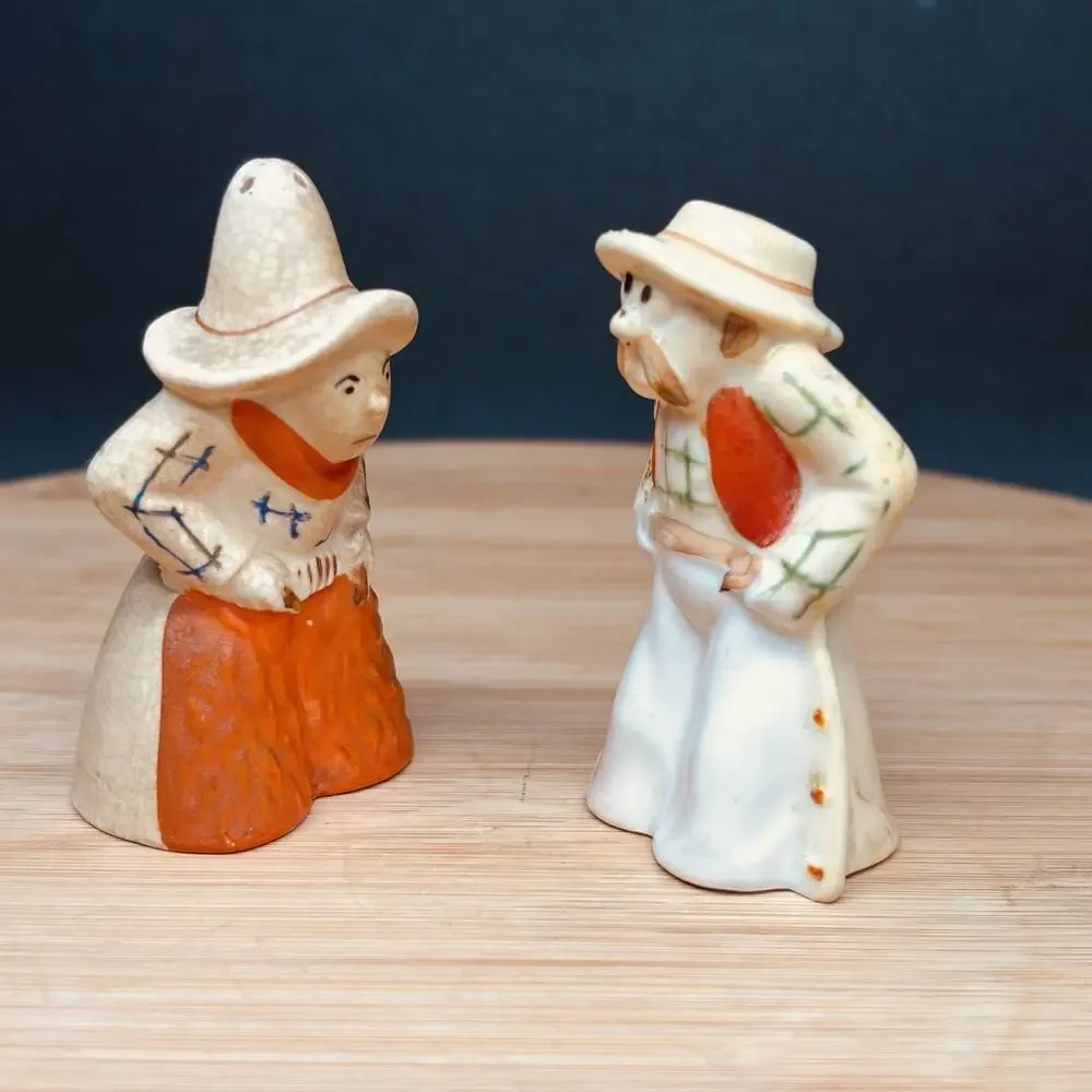 Vintage Japan Western Gunslinger Cowboy Salt & Pepper Shakers Pair